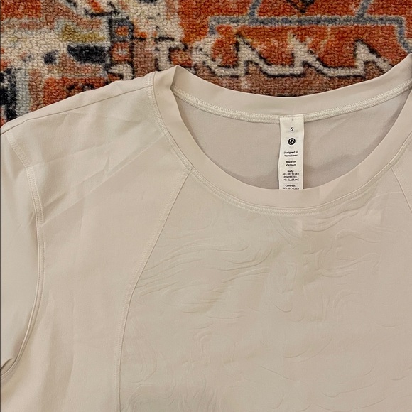 NWT Lululemon Lightweight Stretch Running T-Shirt | Women’s Size 6 - Picture 3 of 7